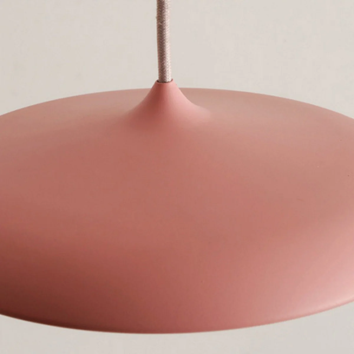 Macaron pendant finish detail