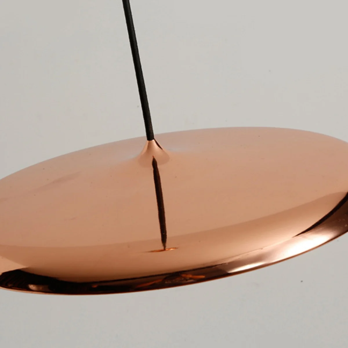 Macaron pendant suspension detail