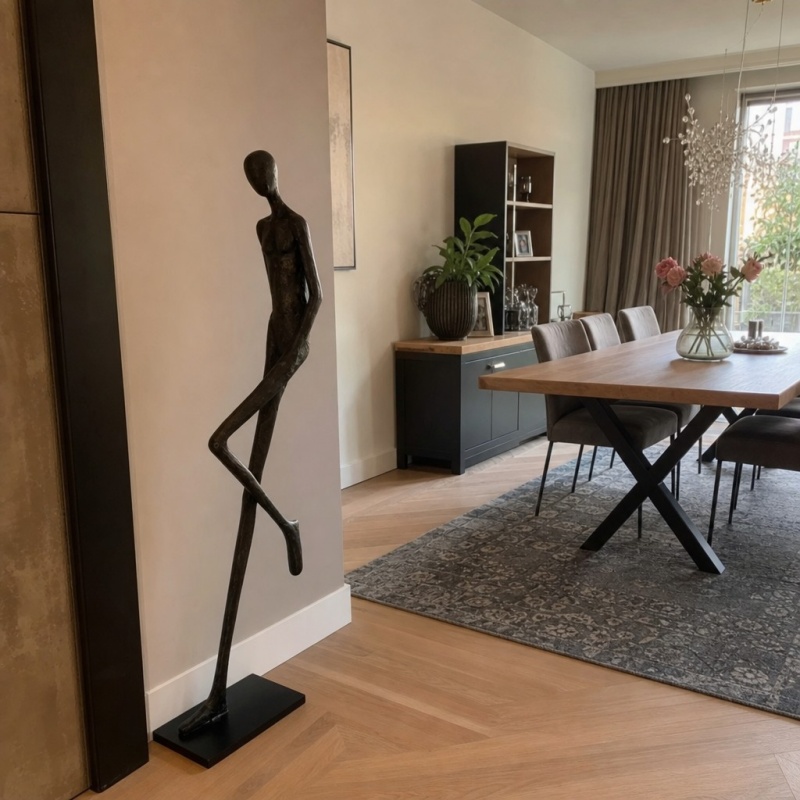 Customer photo of Lemvix sculpture in a dining area
