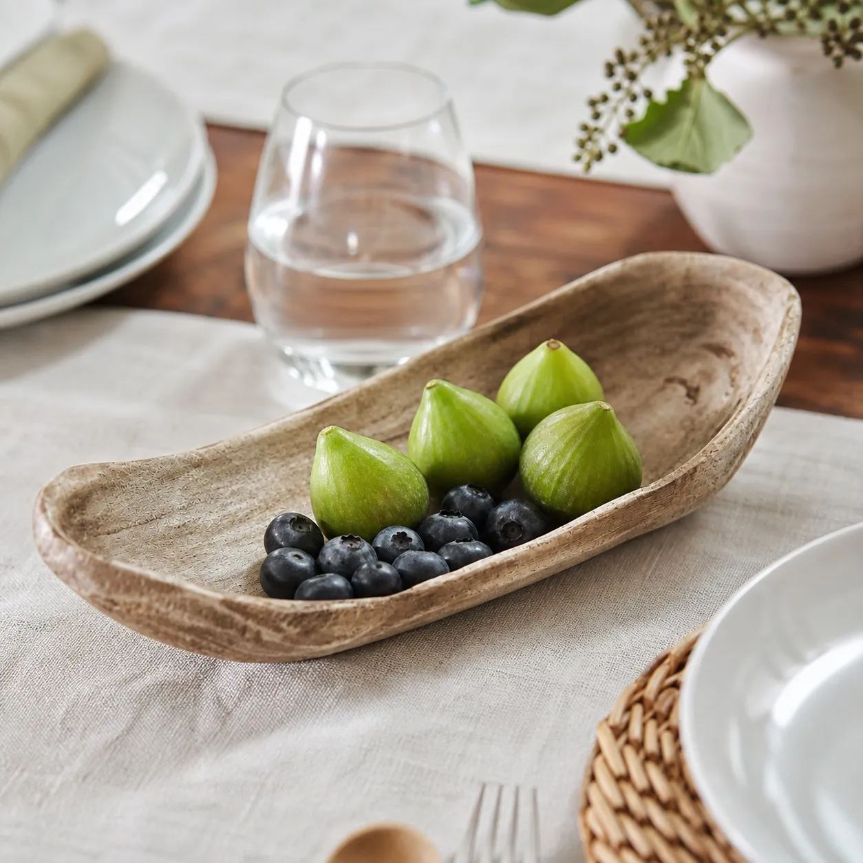 Distressed Paulownia Wood Boat-Shaped Serving Tray scene 2